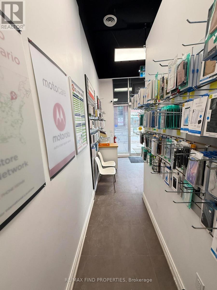 115 - 216 Oak Park Boulevard, Oakville, Ontario  L6H 7S8 - Photo 7 - W12891008