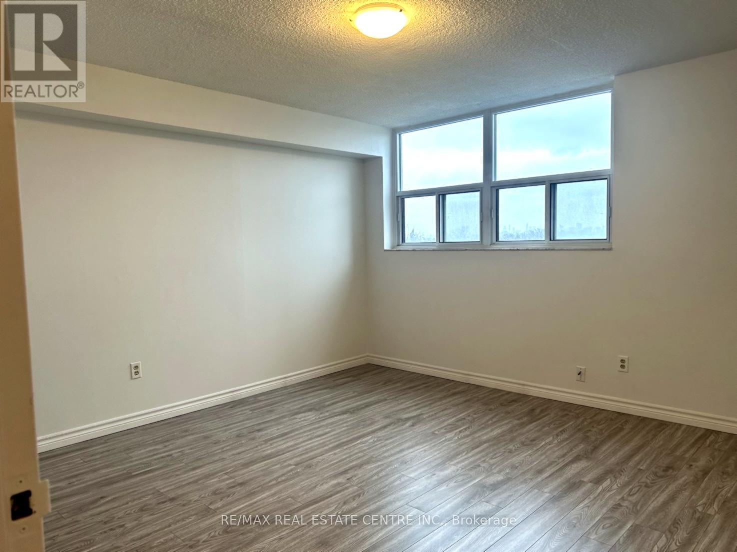 1004 - 2130 Weston Road, Toronto (Weston), Ontario  M9N 3R9 - Photo 5 - W12891010