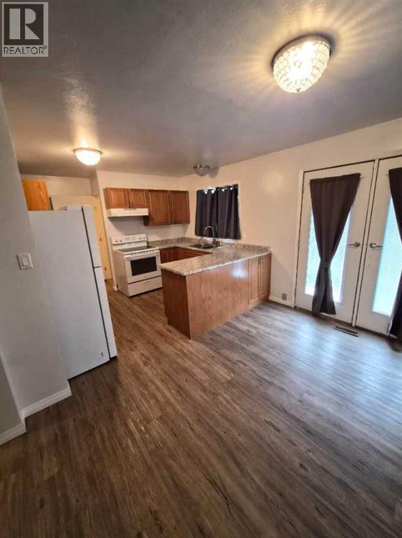 214 7 Street, Beaverlodge, Alberta T0H 0C0 - Photo 6 - A2265381