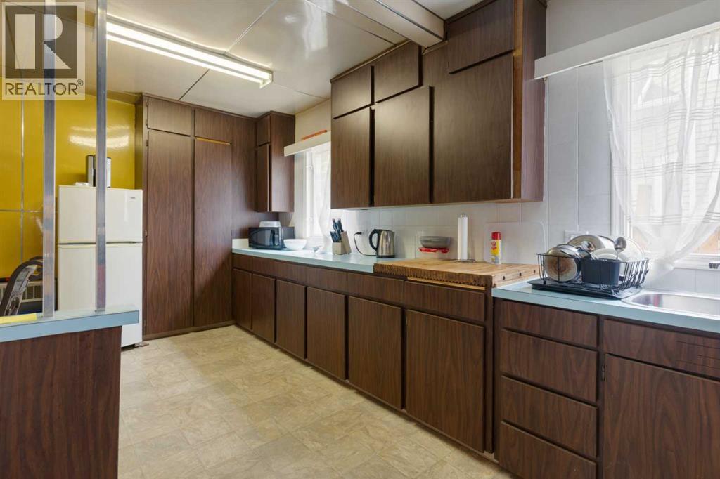 4714 48 Street, Camrose, Alberta  T4V 1L3 - Photo 7 - A2273781