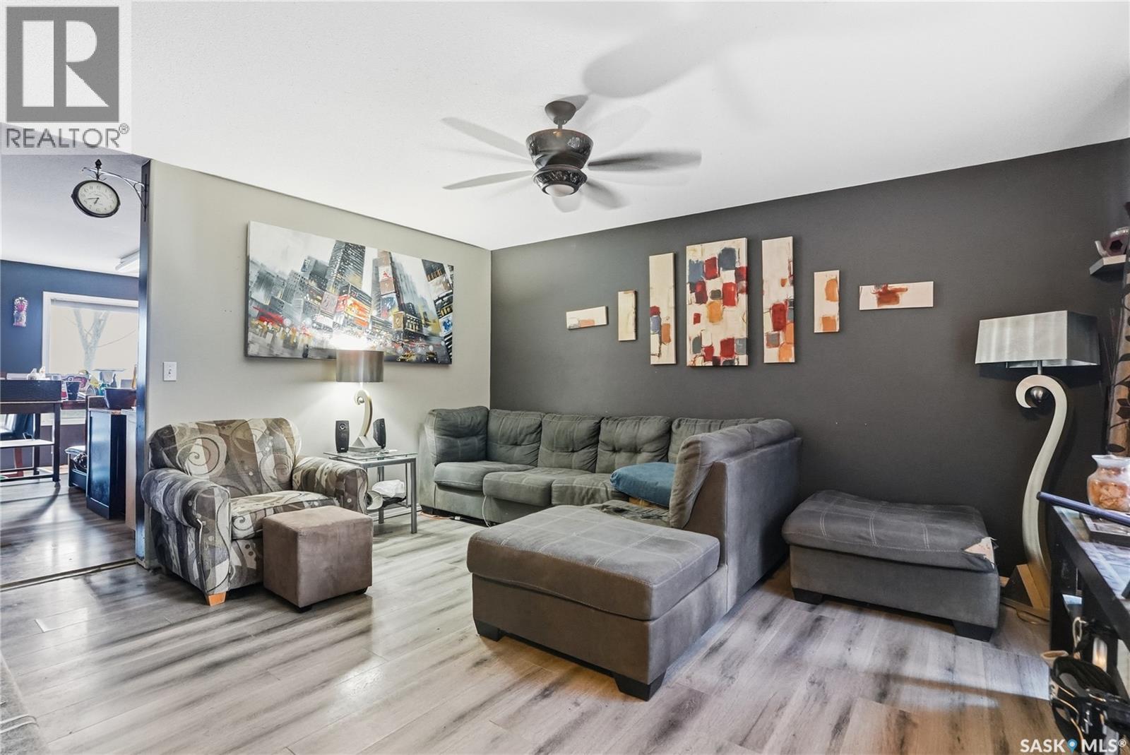 3 802 K Avenue N, Saskatoon, Saskatchewan  S7L 2N1 - Photo 3 - SK030617