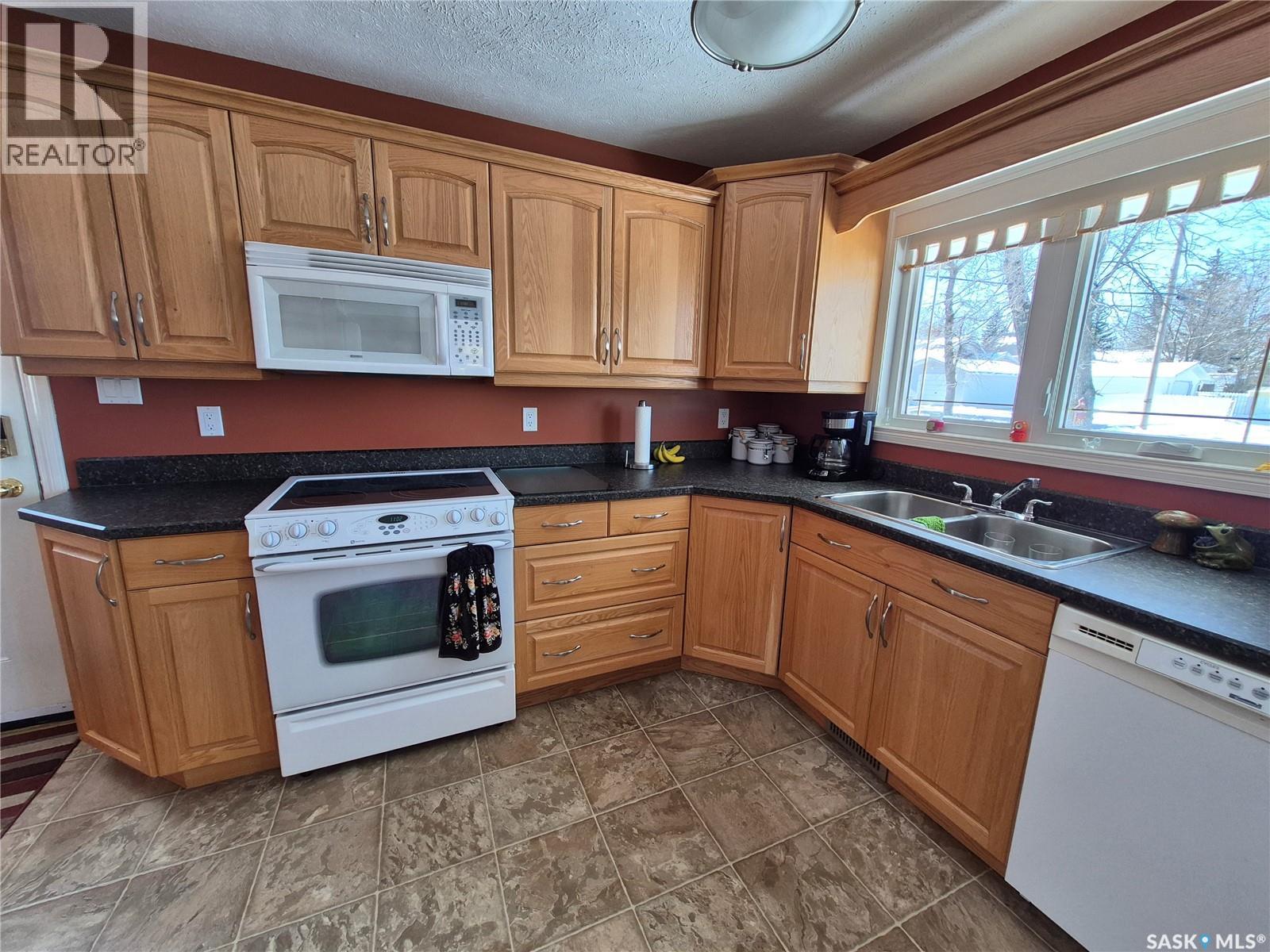 613 Beckwell Avenue, Radville, Saskatchewan  S0C 2G0 - Photo 4 - SK030616