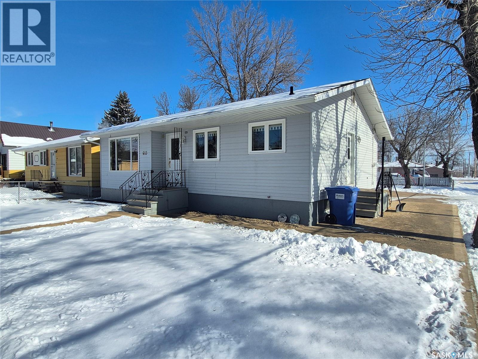 613 Beckwell Avenue, Radville, Saskatchewan  S0C 2G0 - Photo 44 - SK030616