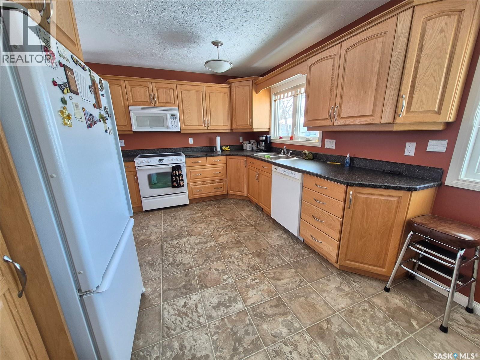 613 Beckwell Avenue, Radville, Saskatchewan  S0C 2G0 - Photo 5 - SK030616