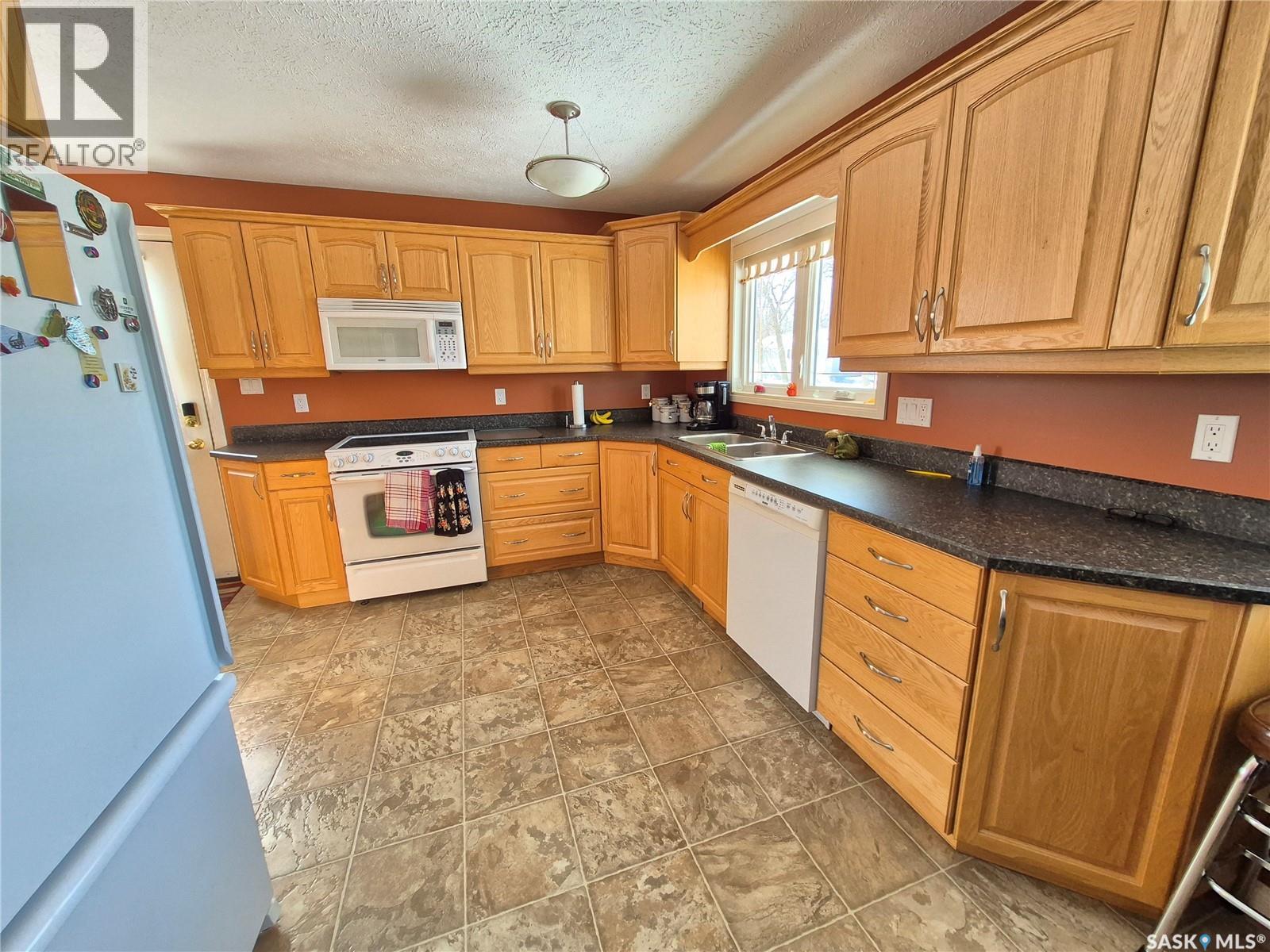 613 Beckwell Avenue, Radville, Saskatchewan  S0C 2G0 - Photo 7 - SK030616