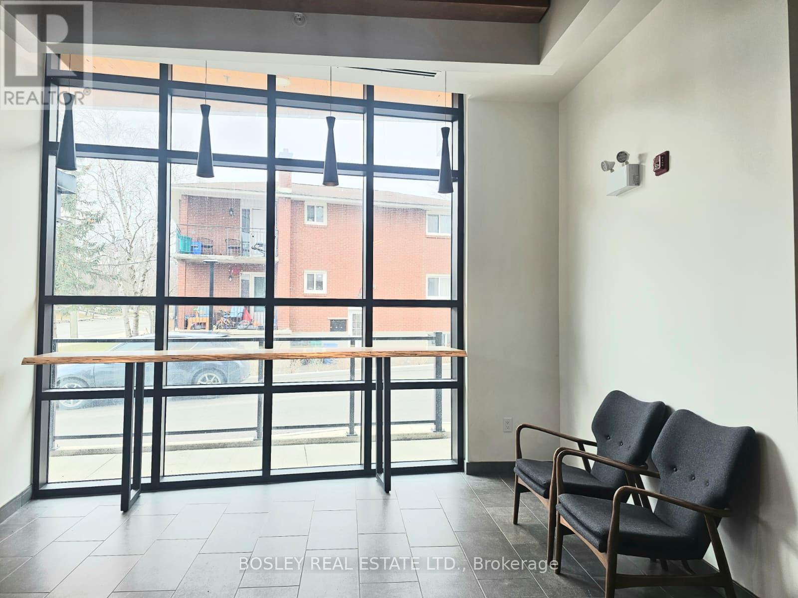 312 Erb Street, Waterloo, Ontario  N2L 1W3 - Photo 14 - X12890836