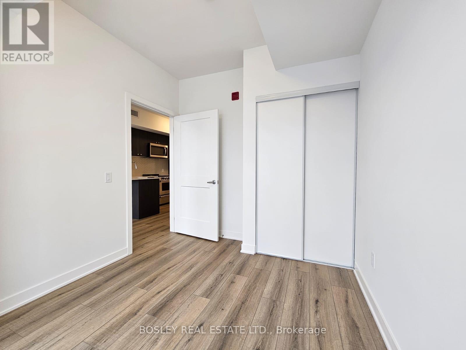 312 Erb Street, Waterloo, Ontario  N2L 1W3 - Photo 5 - X12890836