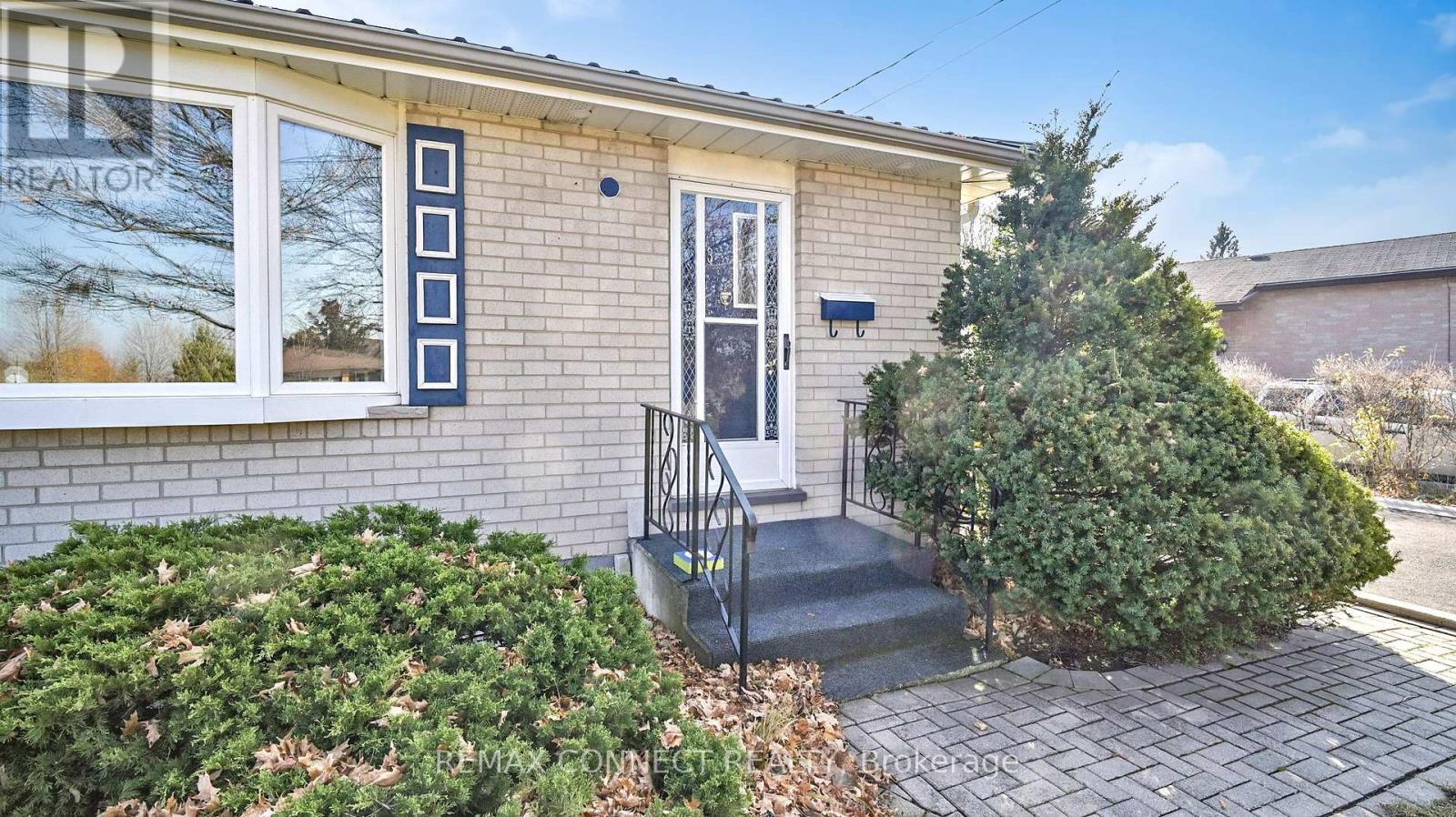 3 Rosewell Street, Hamilton (Randall), Ontario  L8W 1V5 - Photo 2 - X12890966