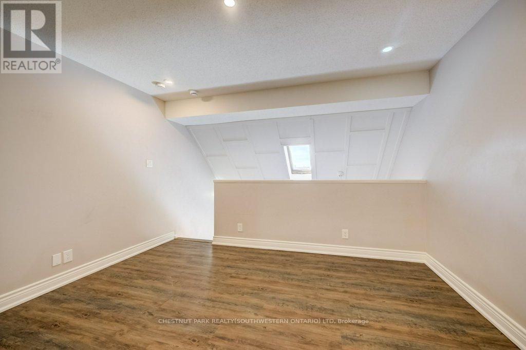 35 - 41 Valleyview Road, Kitchener, Ontario  N2E 3H9 - Photo 13 - X12890986