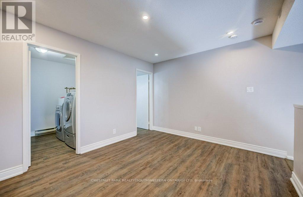 35 - 41 Valleyview Road, Kitchener, Ontario  N2E 3H9 - Photo 14 - X12890986