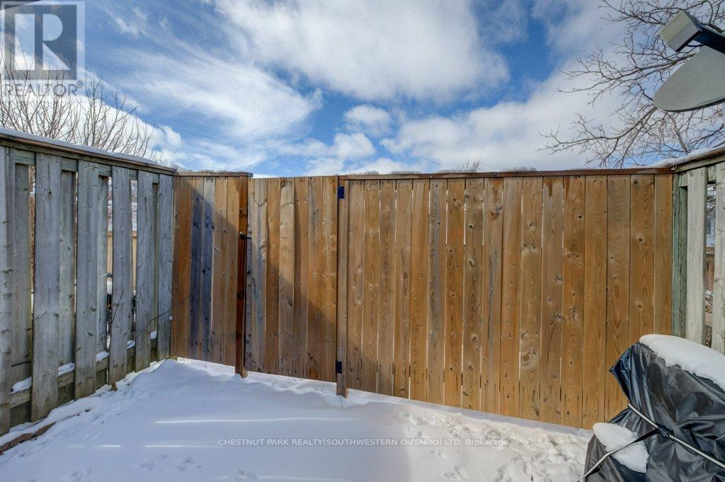 35 - 41 Valleyview Road, Kitchener, Ontario  N2E 3H9 - Photo 20 - X12890986