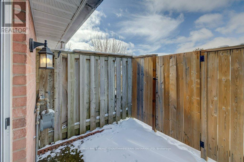 35 - 41 Valleyview Road, Kitchener, Ontario  N2E 3H9 - Photo 21 - X12890986