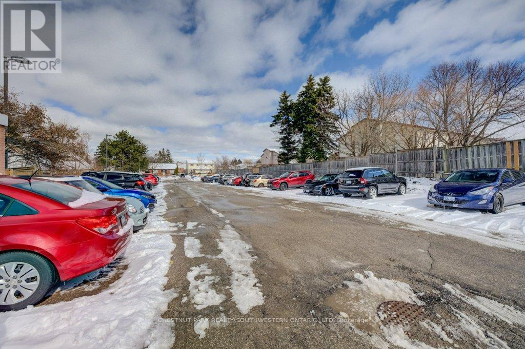 35 - 41 Valleyview Road, Kitchener, Ontario  N2E 3H9 - Photo 23 - X12890986