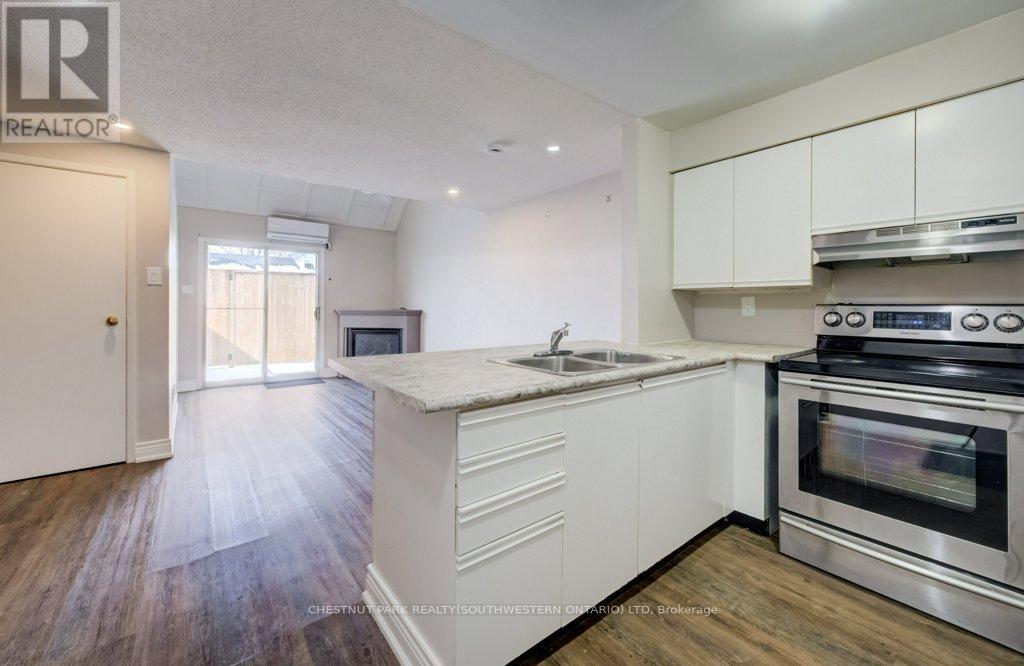 35 - 41 Valleyview Road, Kitchener, Ontario  N2E 3H9 - Photo 6 - X12890986