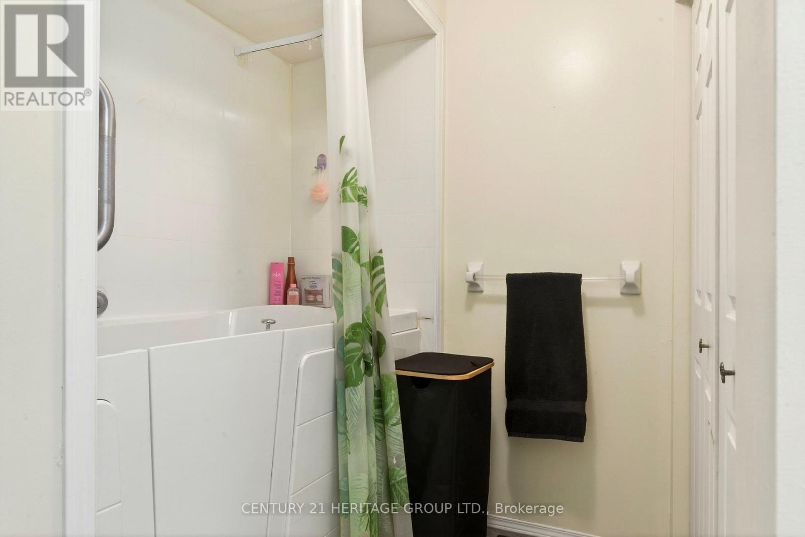 1 - 31 Kinross Street, Haldimand, Ontario  N3W 1J7 - Photo 32 - X12891012