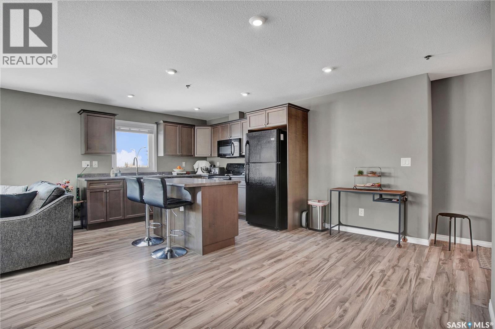 208 923 Kristjanson Road, Saskatoon, Saskatchewan  S7S 0B1 - Photo 5 - SK030515