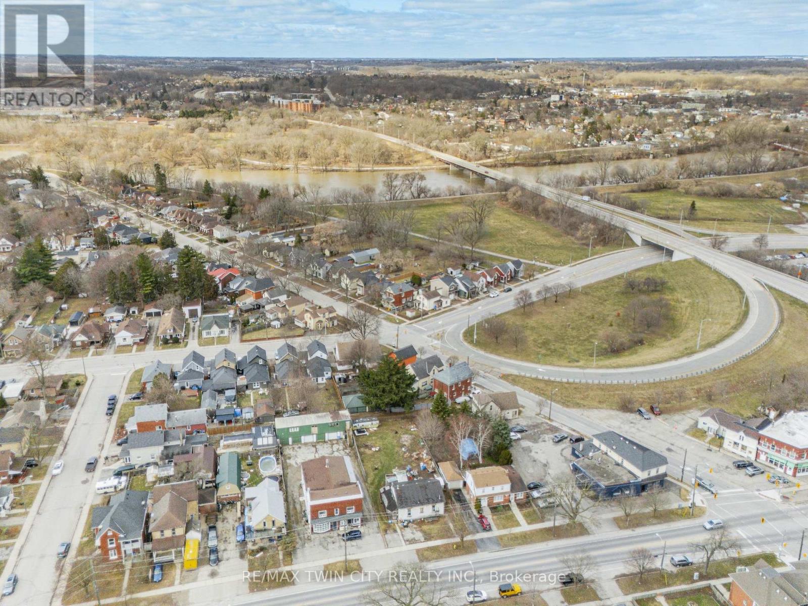 85 Erie Avenue, Brantford, Ontario  N3S 2G1 - Photo 6 - X12891086