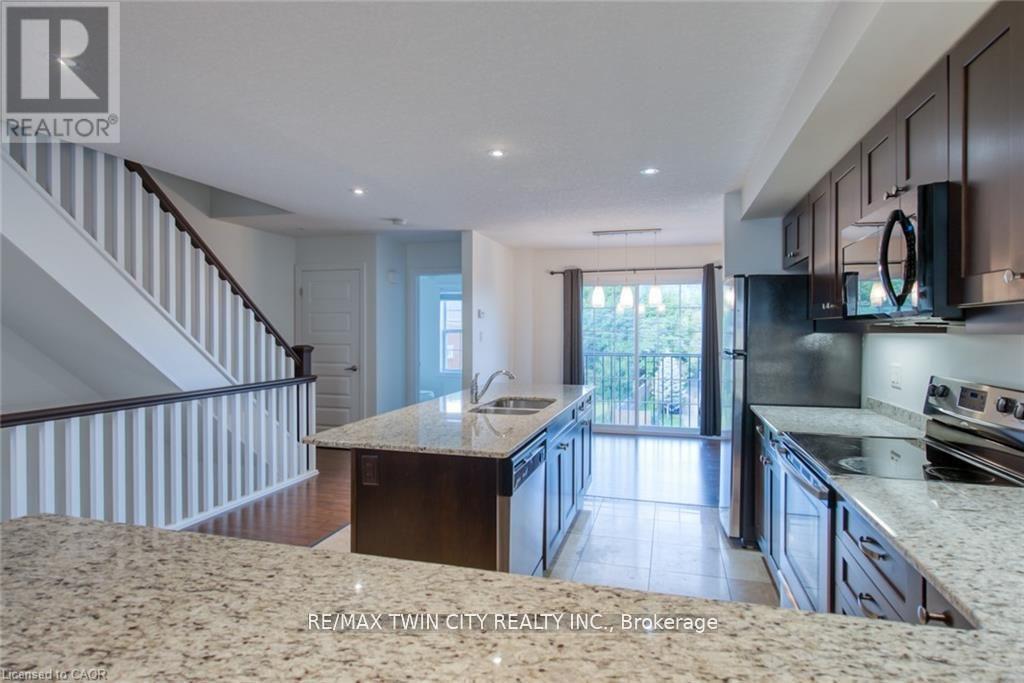 43 Woolwich Street, Kitchener, Ontario  N2K 1S2 - Photo 12 - X12891098