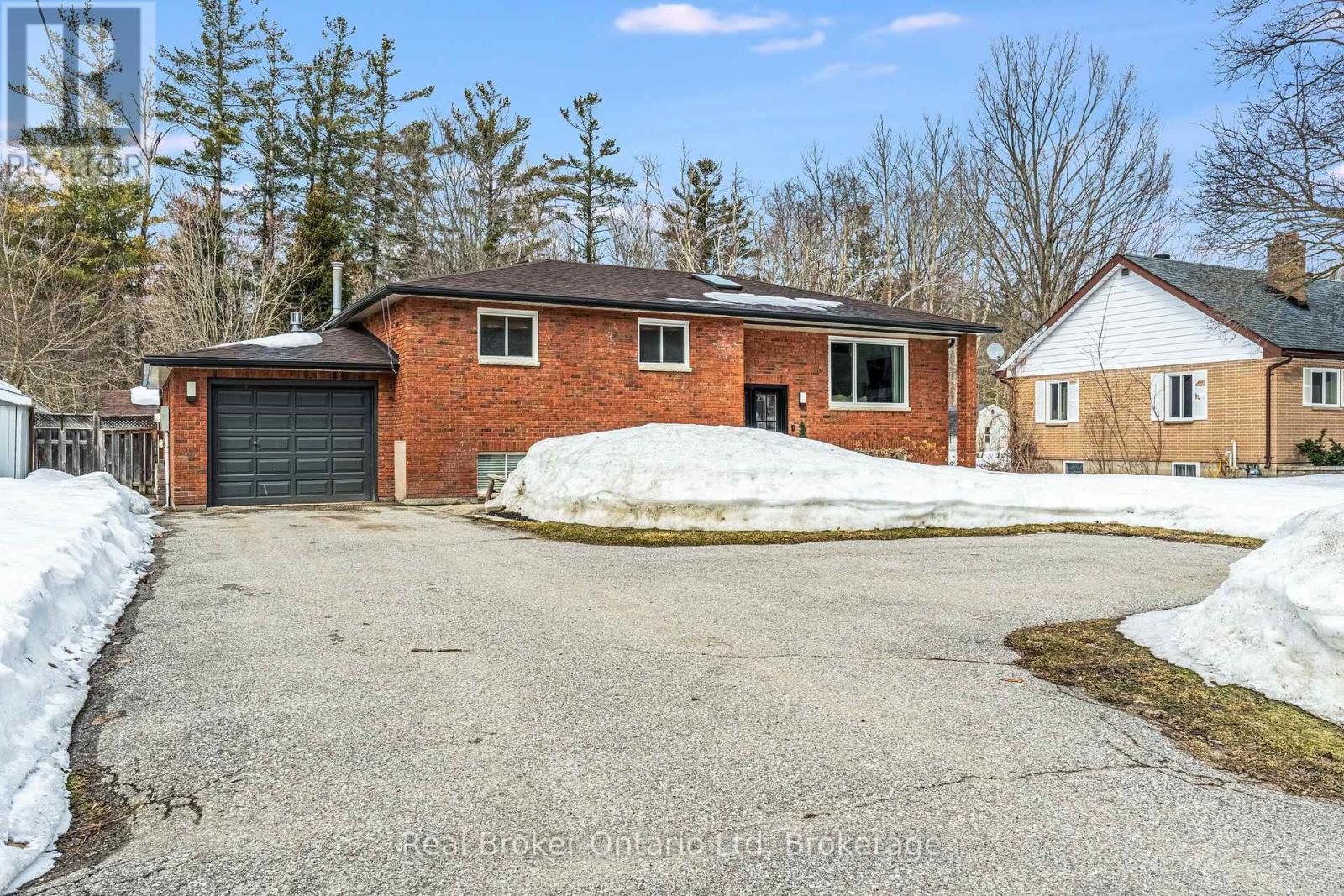 3922 Horseshoe Valley Road W, Springwater (Anten Mills), Ontario  L0L 1Y0 - Photo 1 - S12890812