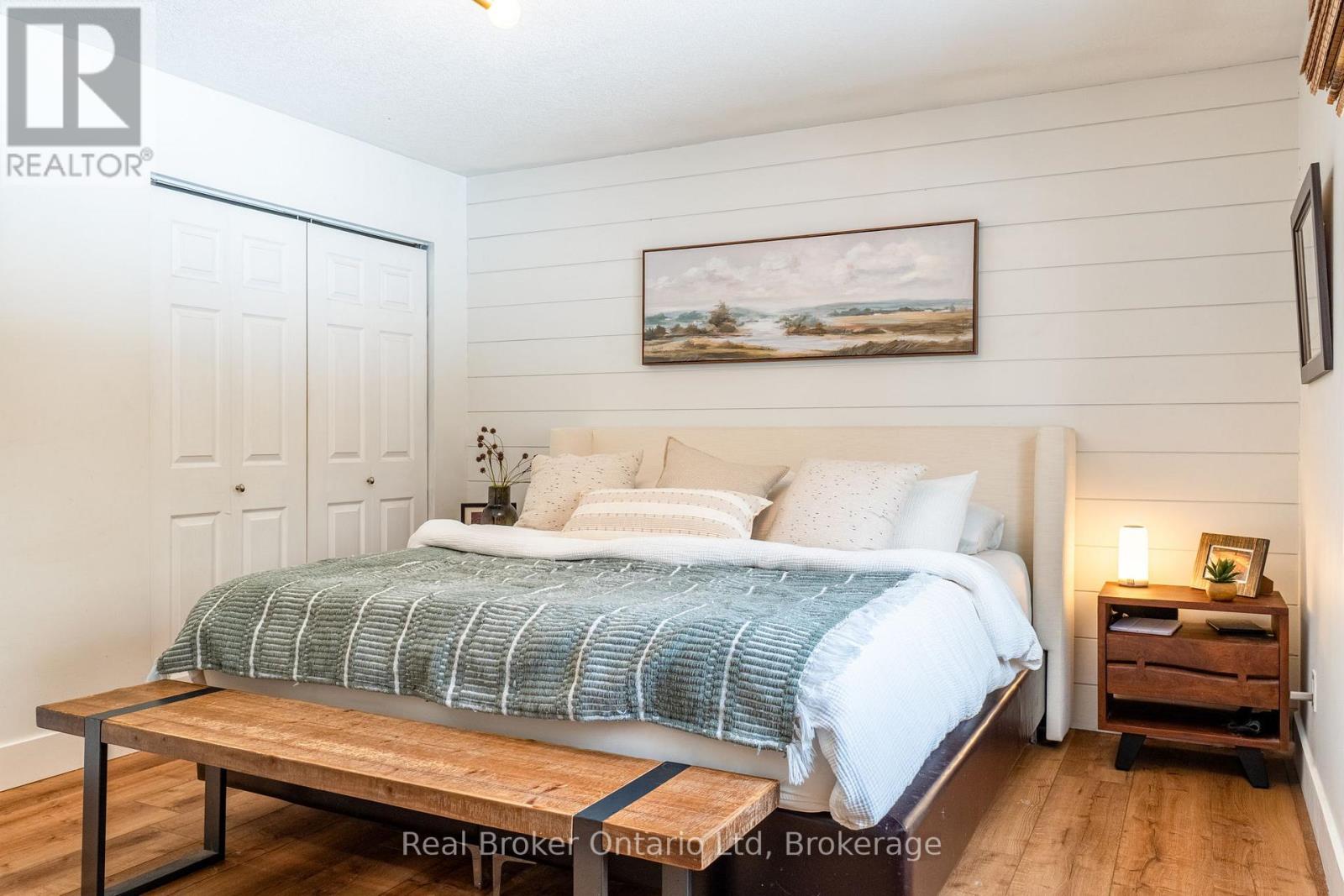 3922 Horseshoe Valley Road W, Springwater (Anten Mills), Ontario  L0L 1Y0 - Photo 17 - S12890812