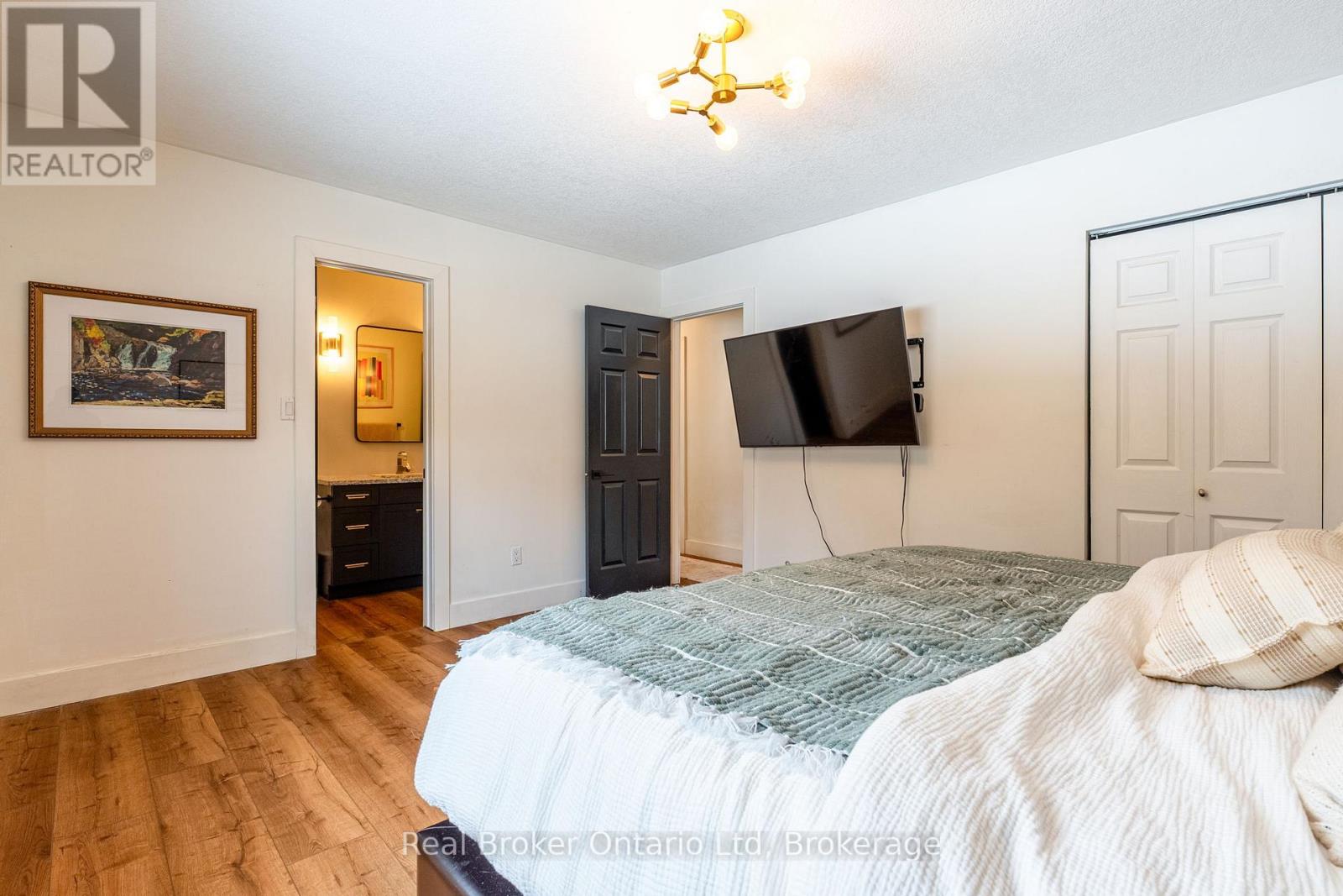 3922 Horseshoe Valley Road W, Springwater (Anten Mills), Ontario  L0L 1Y0 - Photo 18 - S12890812