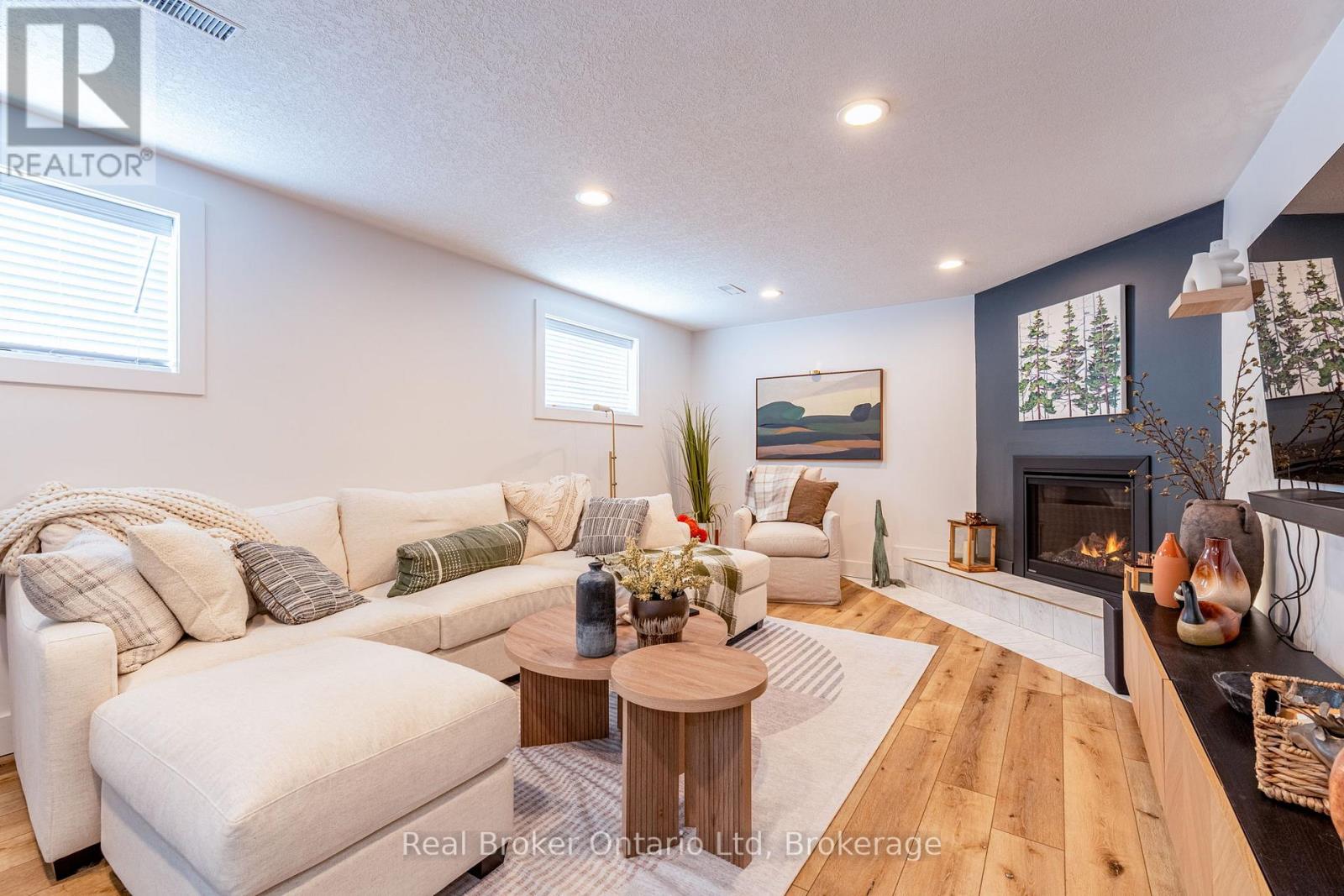 3922 Horseshoe Valley Road W, Springwater (Anten Mills), Ontario  L0L 1Y0 - Photo 22 - S12890812