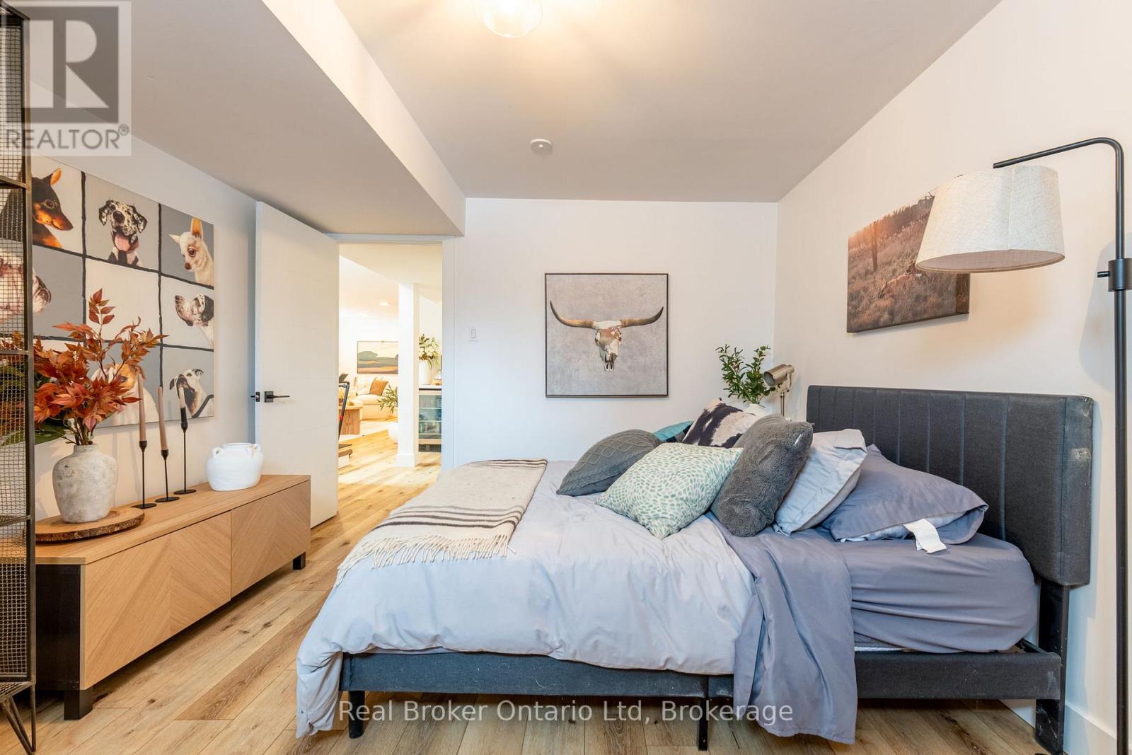 3922 Horseshoe Valley Road W, Springwater (Anten Mills), Ontario  L0L 1Y0 - Photo 26 - S12890812