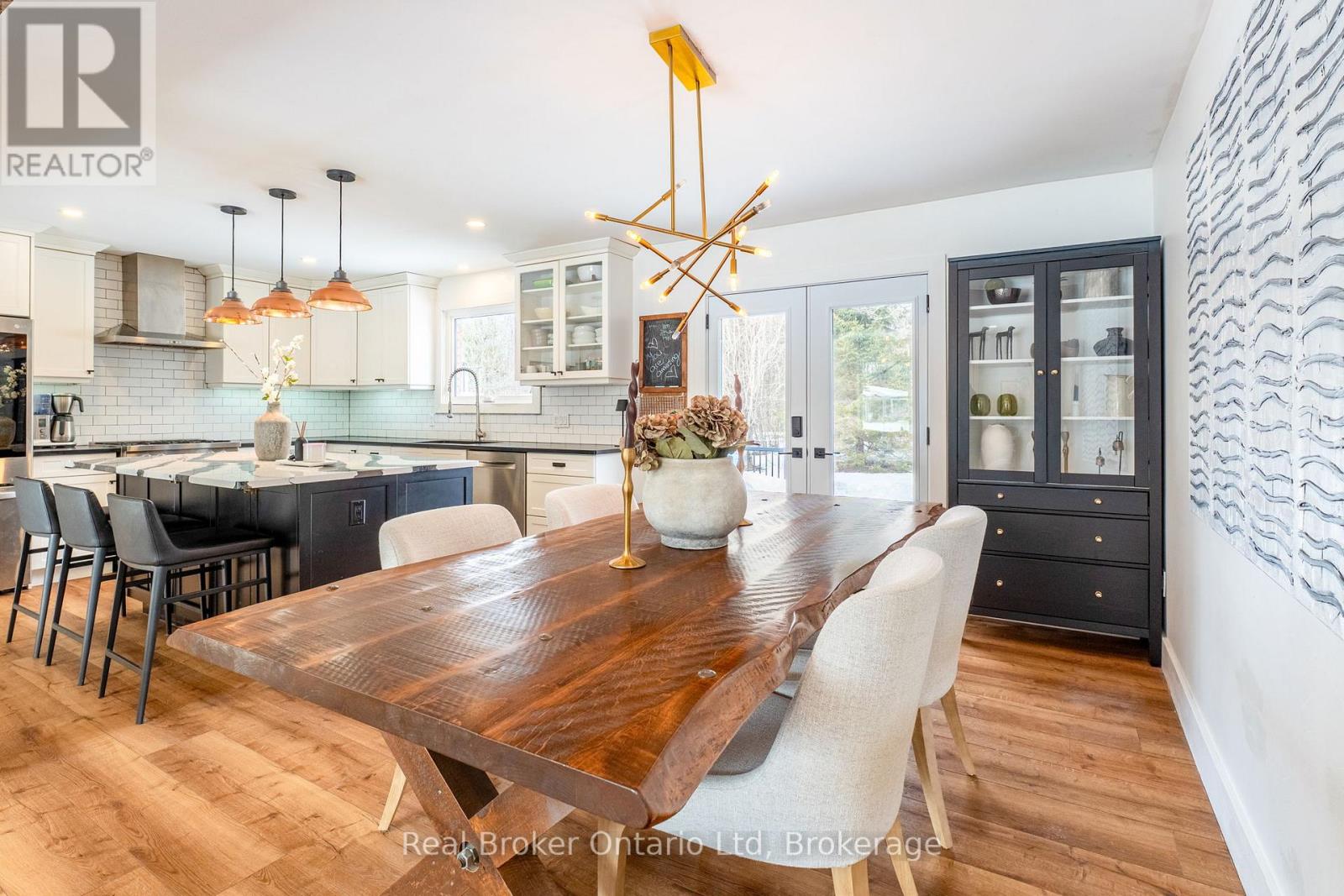 3922 Horseshoe Valley Road W, Springwater (Anten Mills), Ontario  L0L 1Y0 - Photo 5 - S12890812