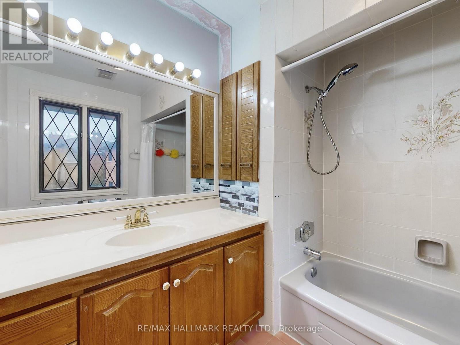 95 Pemberton Road, Richmond Hill, Ontario  L4C 3T6 - Photo 28 - N12890154