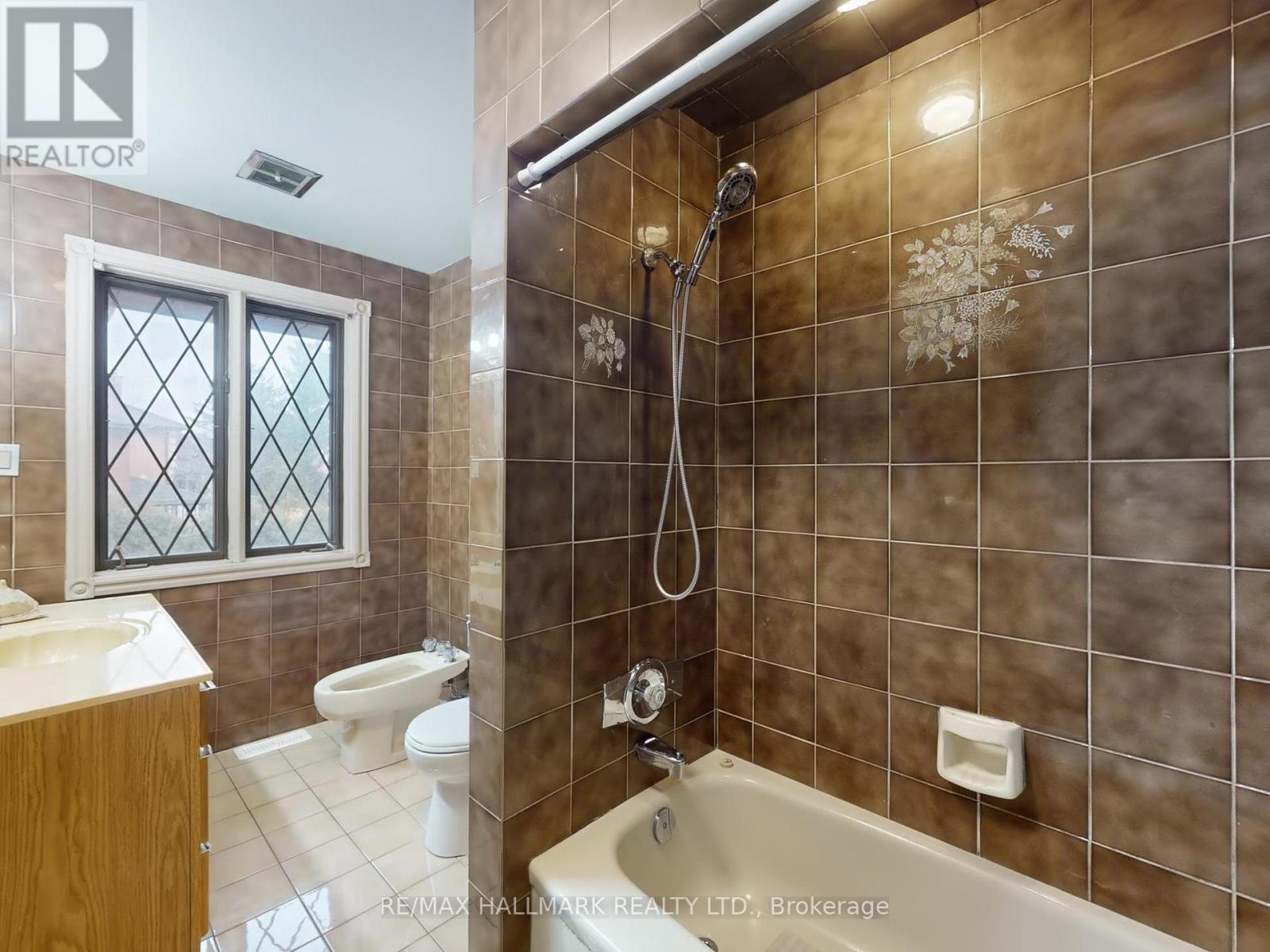 95 Pemberton Road, Richmond Hill, Ontario  L4C 3T6 - Photo 36 - N12890154