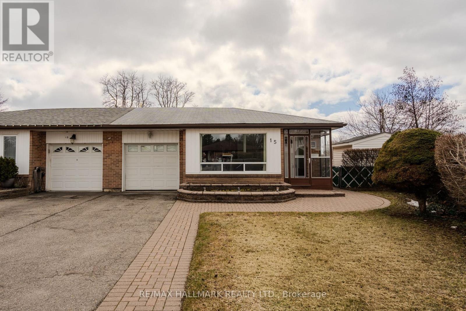 15 Dalton Place, Brampton, Ontario  L6T 1N6 - Photo 5 - W12890134