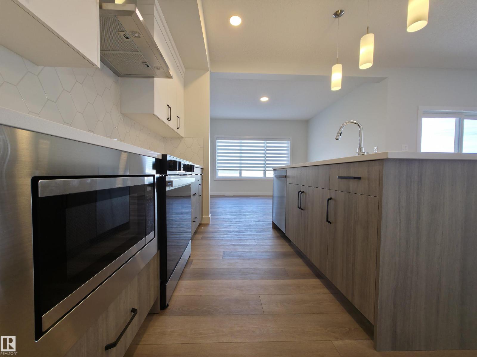 19007 20 Av Nw, Edmonton, Alberta  T6M 3E8 - Photo 7 - E4471688