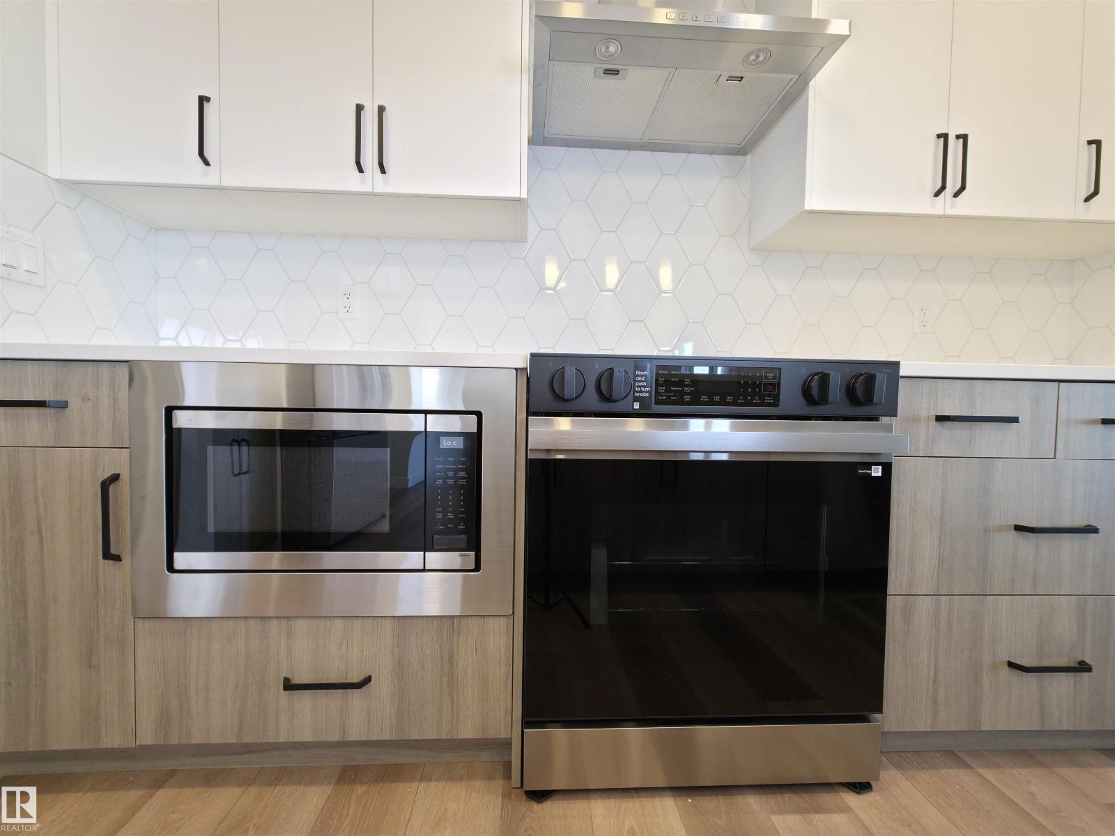 19007 20 Av Nw, Edmonton, Alberta  T6M 3E8 - Photo 6 - E4471688