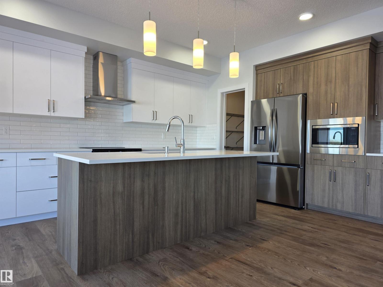 19011 20 Av Nw, Edmonton, Alberta  T6M 3E8 - Photo 3 - E4472461