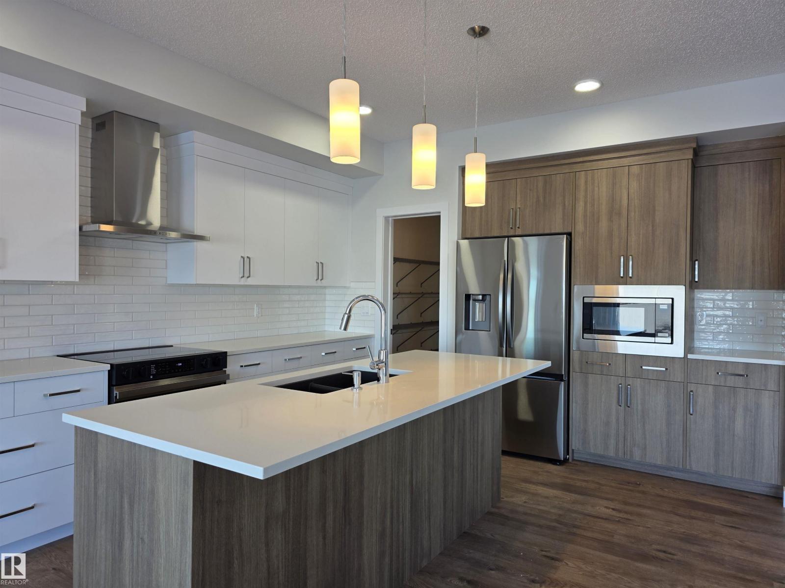 19011 20 Av Nw, Edmonton, Alberta  T6M 3E8 - Photo 4 - E4472461