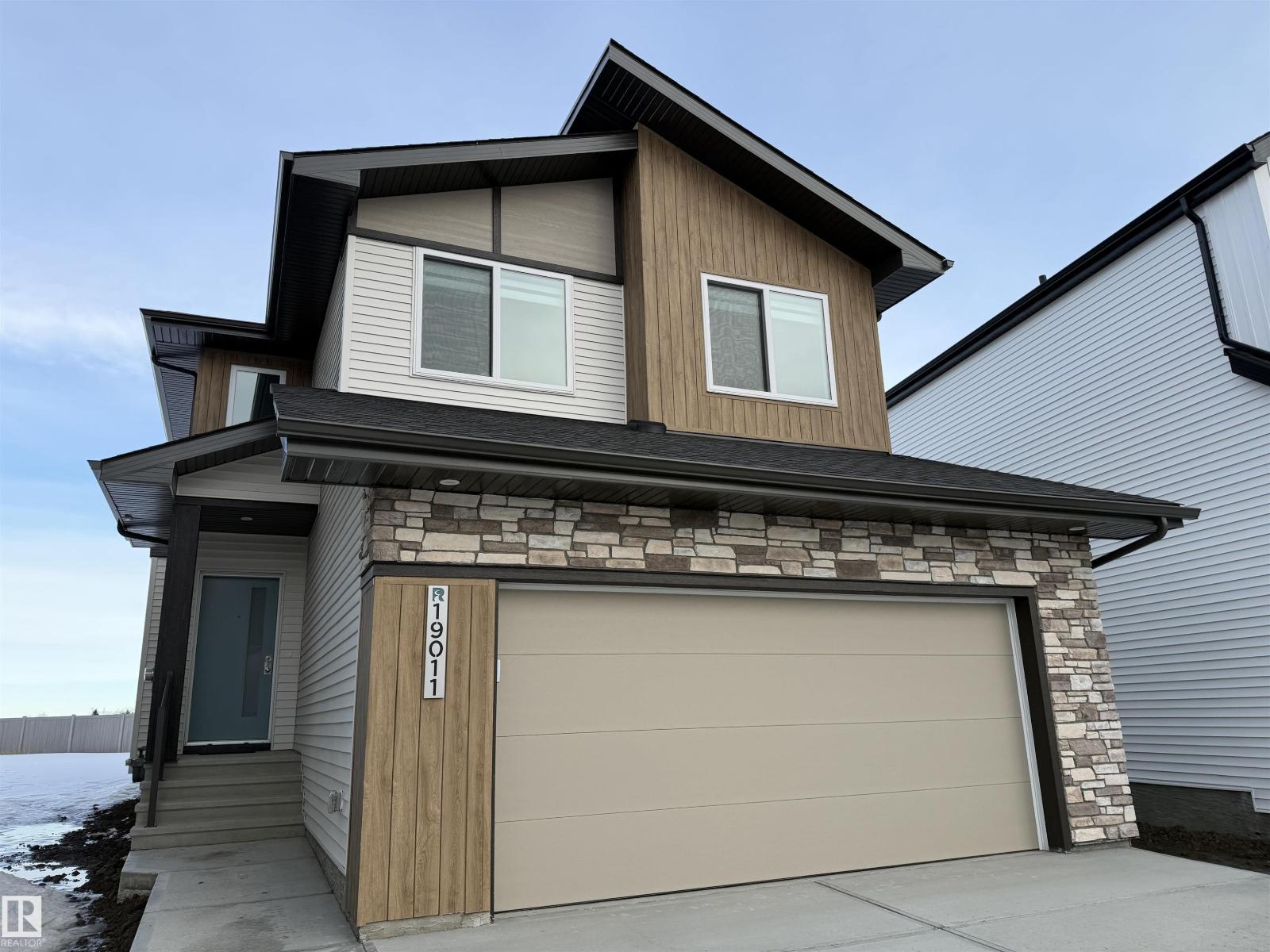 19011 20 AV NW, Edmonton, Alberta