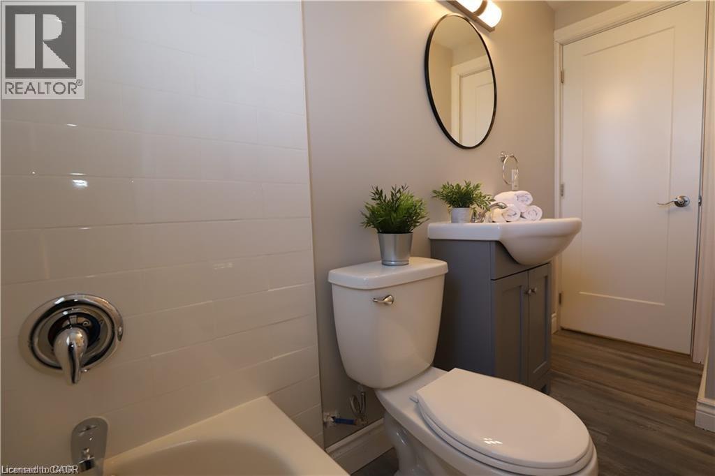 385 Melvin Avenue Unit# 102, Hamilton, Ontario  L8H 2K6 - Photo 8 - 40812864