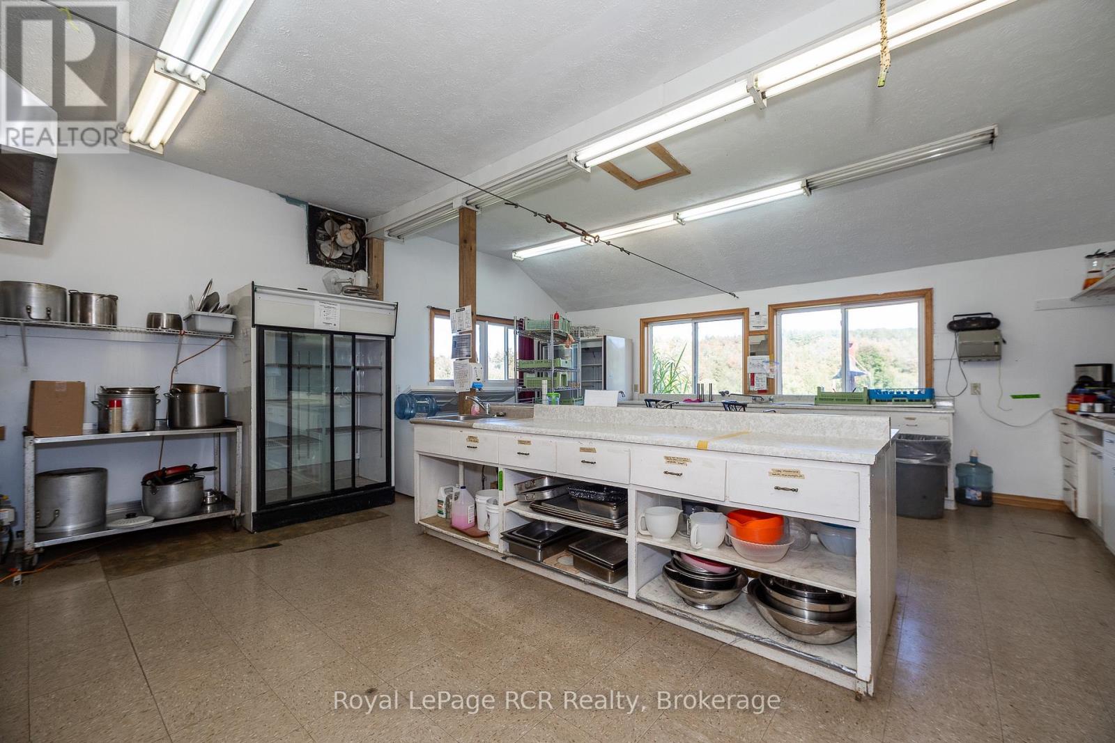 452 Bruce Rd. 11, Saugeen Shores, Ontario  N0G 2N0 - Photo 12 - X12445557