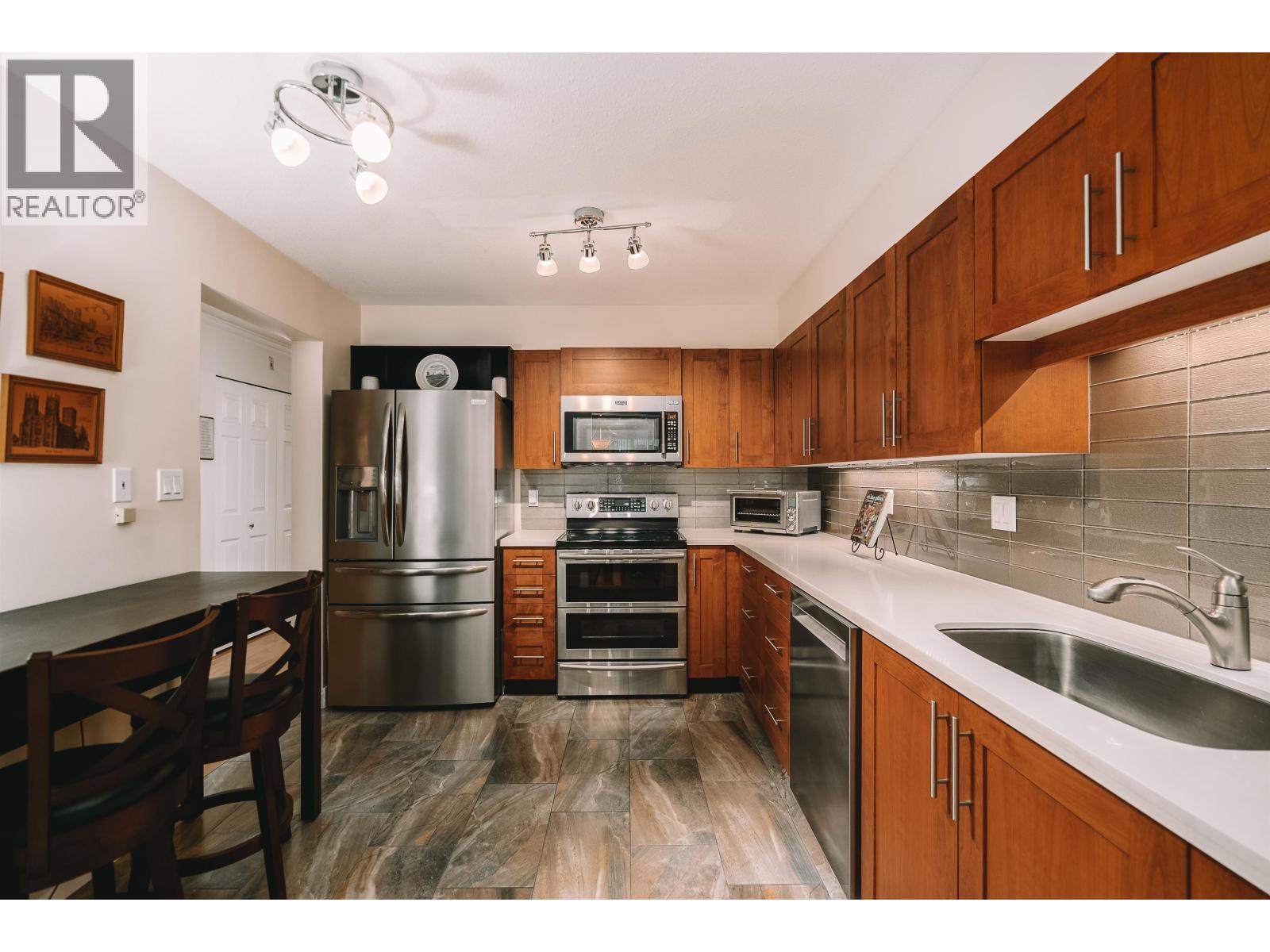 301 1230 Quayside Drive, New Westminster, British Columbia  V3M 6H1 - Photo 8 - R3100505