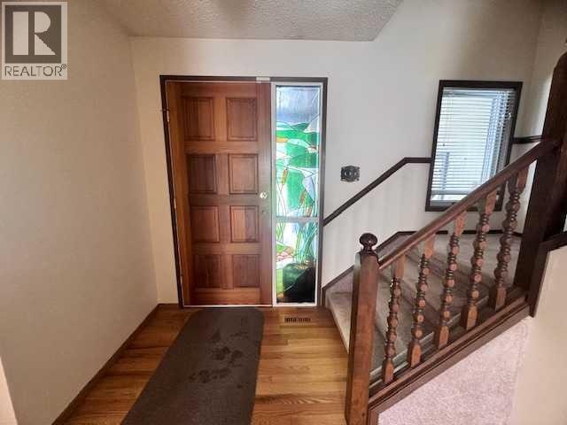 3804 56a Avenue, Lloydminster, Alberta  T9V 1Z2 - Photo 2 - A2275205