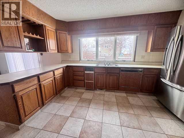 3804 56a Avenue, Lloydminster, Alberta  T9V 1Z2 - Photo 5 - A2275205