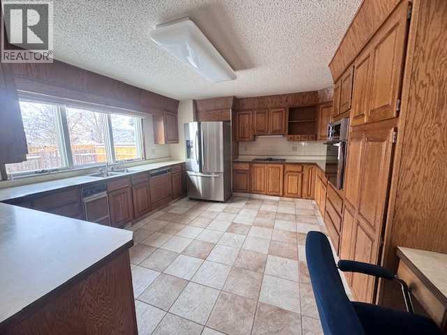 3804 56a Avenue, Lloydminster, Alberta  T9V 1Z2 - Photo 4 - A2275205