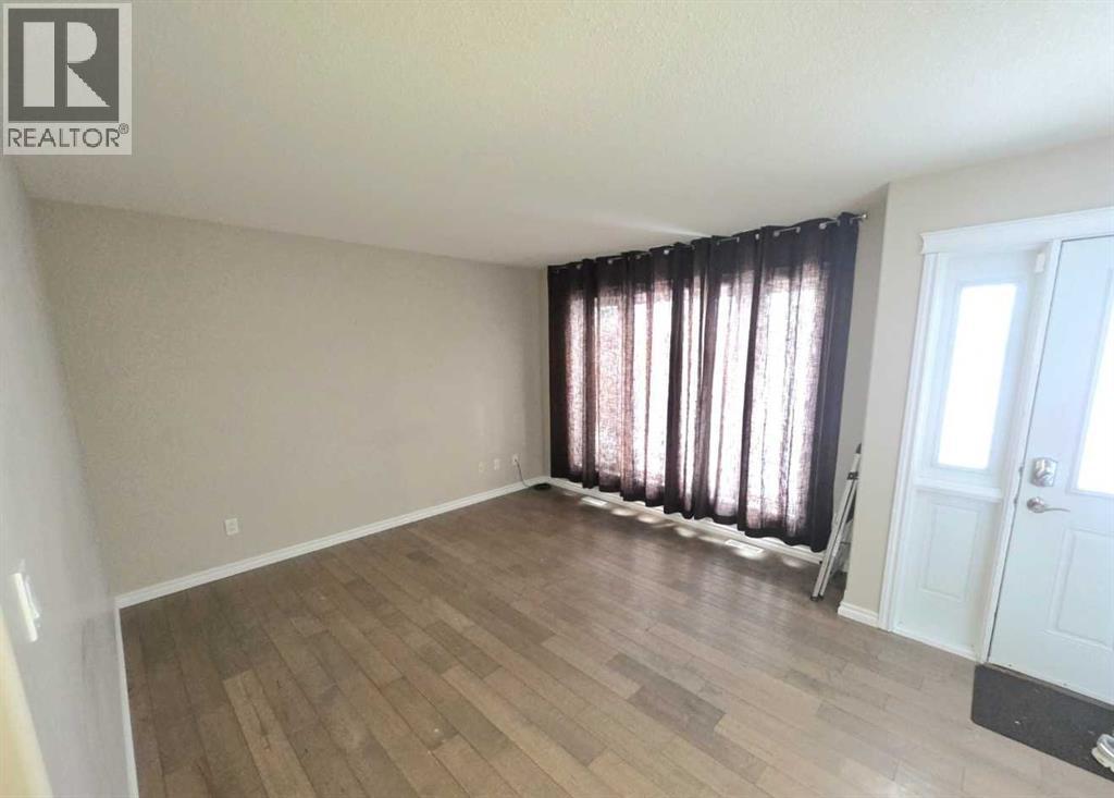 8337 103 Avenue, Peace River, Alberta  T8S 0N2 - Photo 11 - A2293106