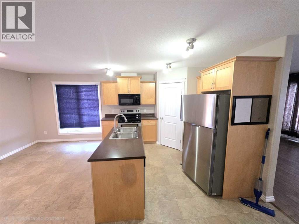 8337 103 Avenue, Peace River, Alberta  T8S 0N2 - Photo 5 - A2293106