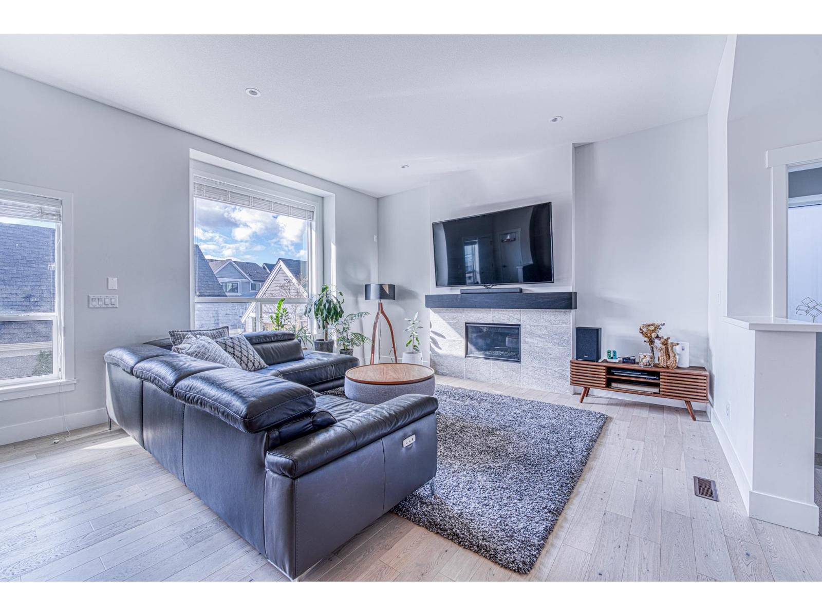 2143 167 Street, Surrey, British Columbia  V3Z 9X9 - Photo 3 - R3099999