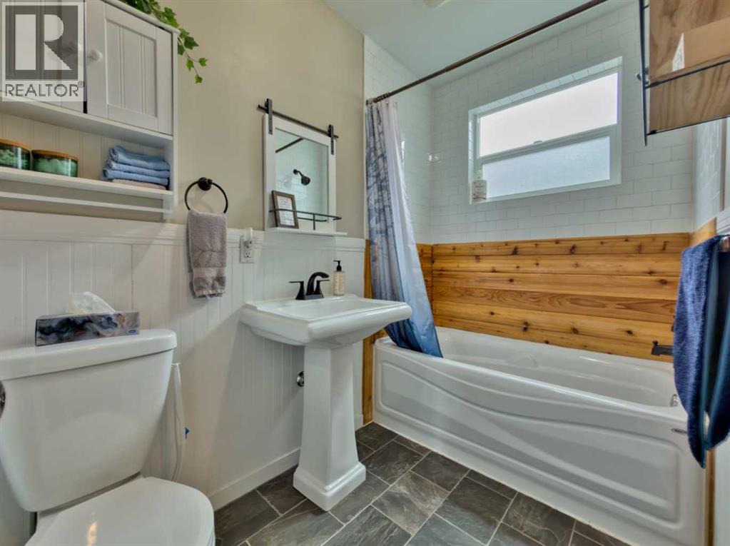 7909 23 Avenue, Coleman, Alberta  T0K 0M0 - Photo 20 - A2293948