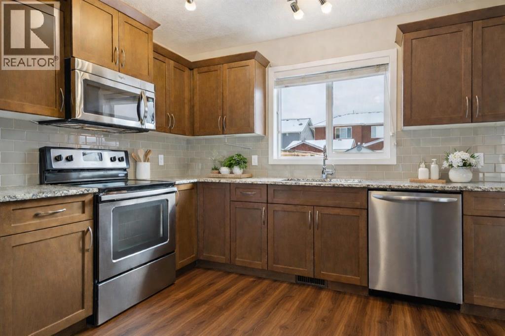 173 Willow Green, Cochrane, Alberta  T4C 0Y9 - Photo 4 - A2282481