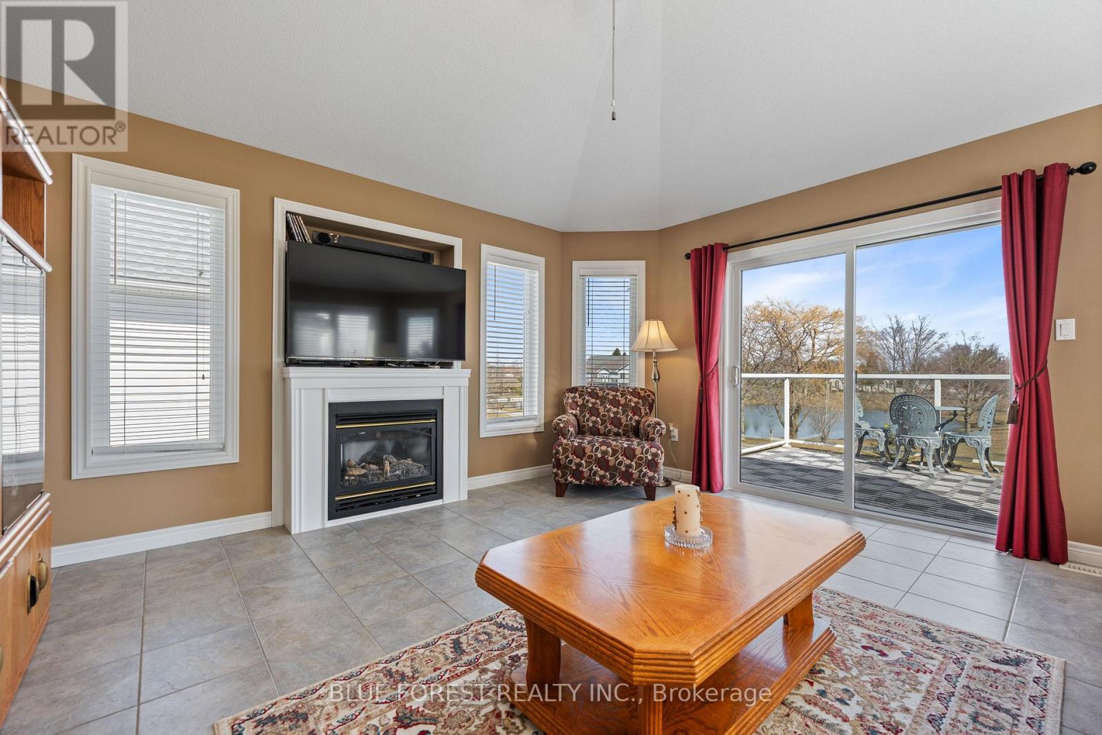 37 Upper Canada Drive, Norfolk (Port Rowan), Ontario  N0E 1M0 - Photo 11 - X12891100