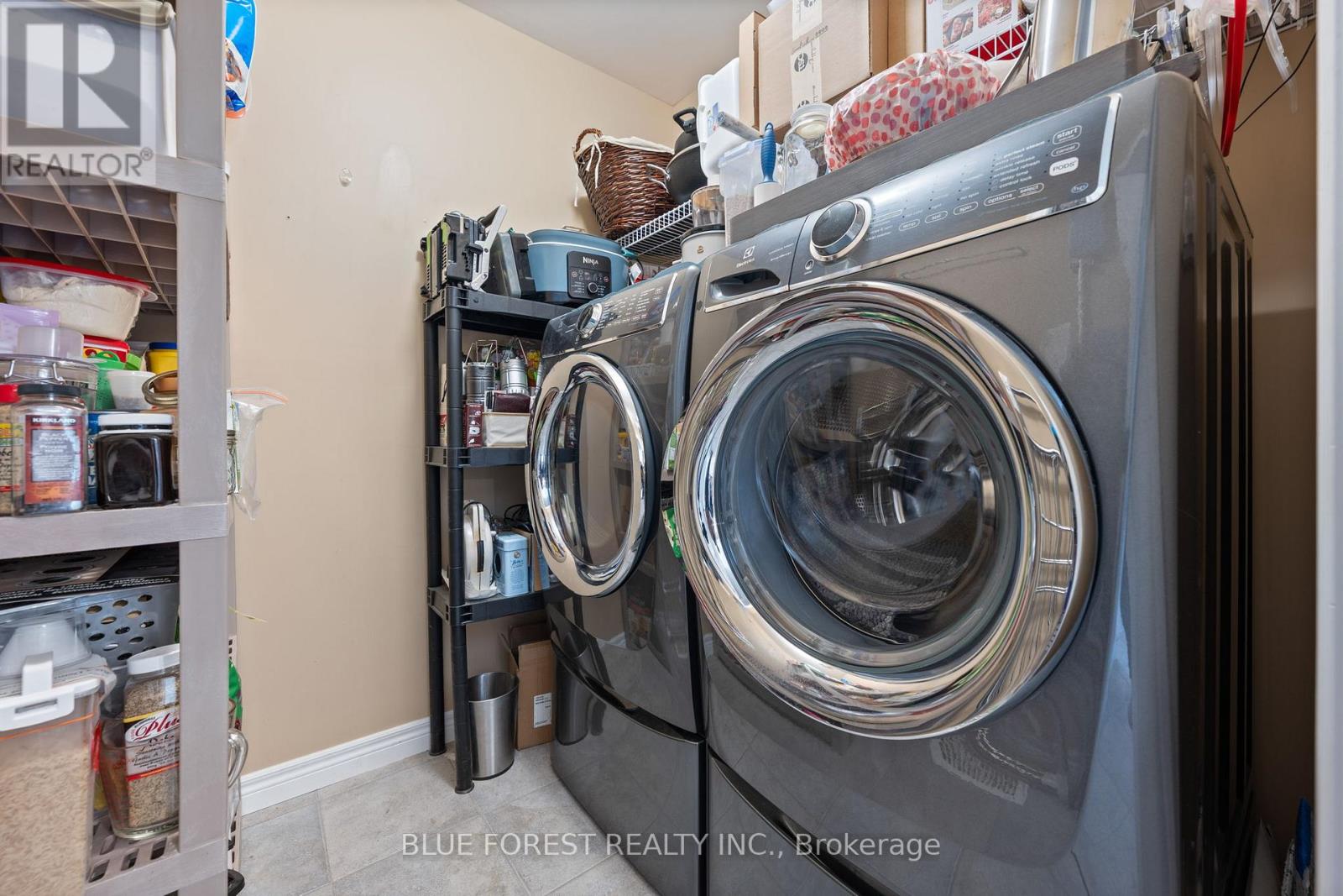 37 Upper Canada Drive, Norfolk (Port Rowan), Ontario  N0E 1M0 - Photo 21 - X12891100