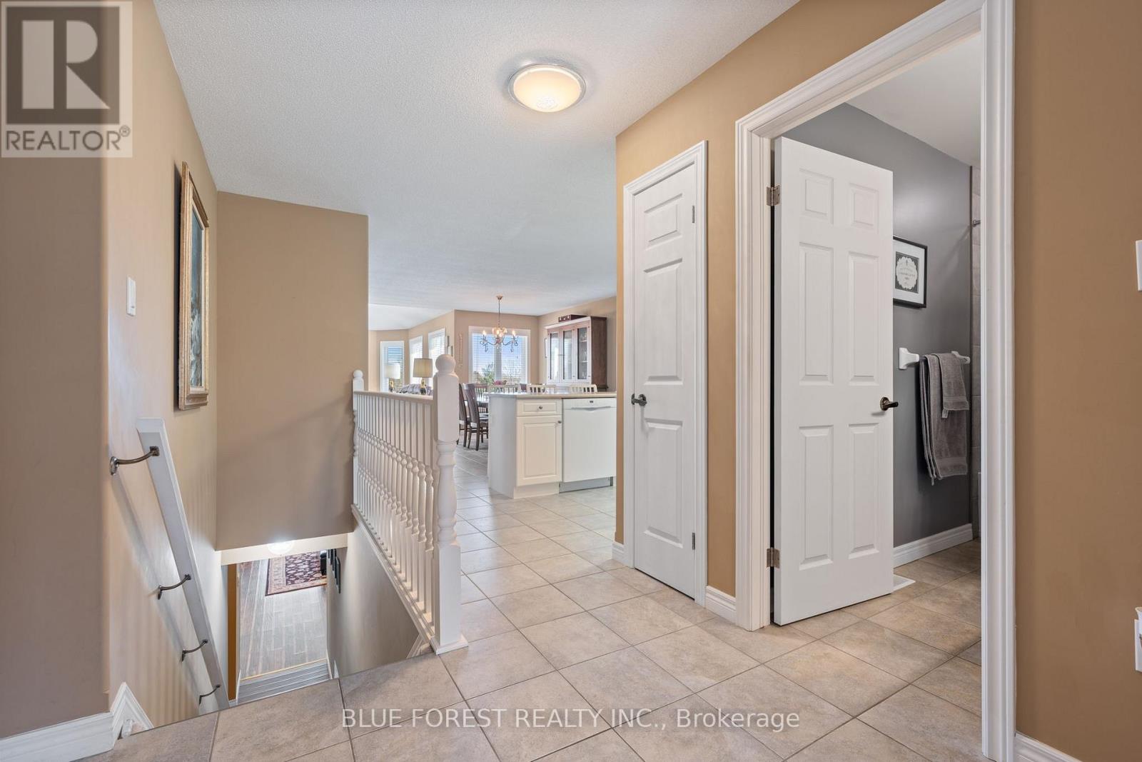 37 Upper Canada Drive, Norfolk (Port Rowan), Ontario  N0E 1M0 - Photo 5 - X12891100